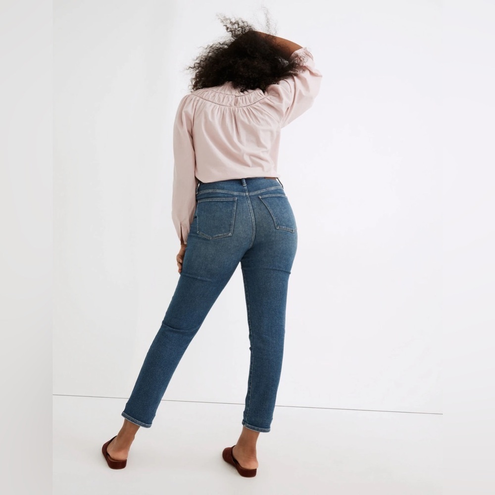 Madewell
The Perfect Vintage Jean in Melgrove Wash - Picture 2 of 9